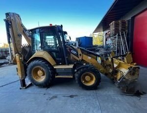 Caterpillar 432F2 backhoe loader