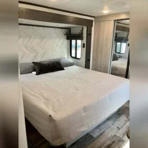 2023 Keystone Montana High Country 385BR RV - Image 15