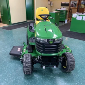 2025 John Deere X738