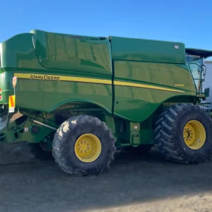 John Deere S690