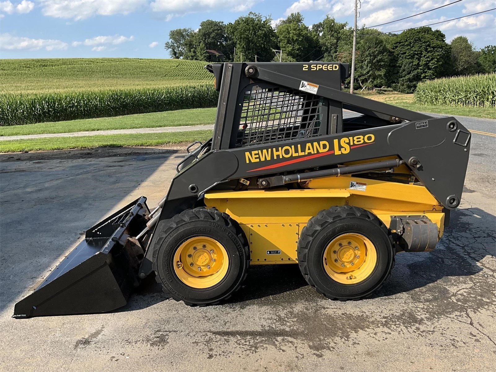Used 2002 NEW HOLLAND LS180 Skid Steers