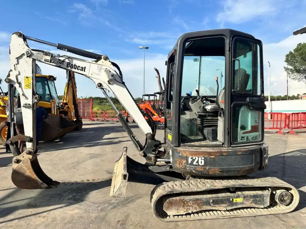 Bobcat E26 2.5 Tonnes Mini Excavator
