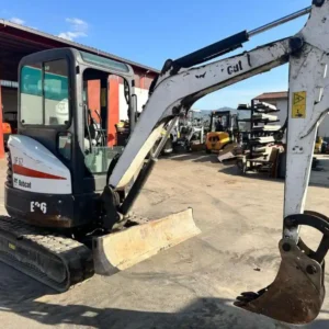 Bobcat E26 2.5 Tonnes Mini Excavator - Image 3