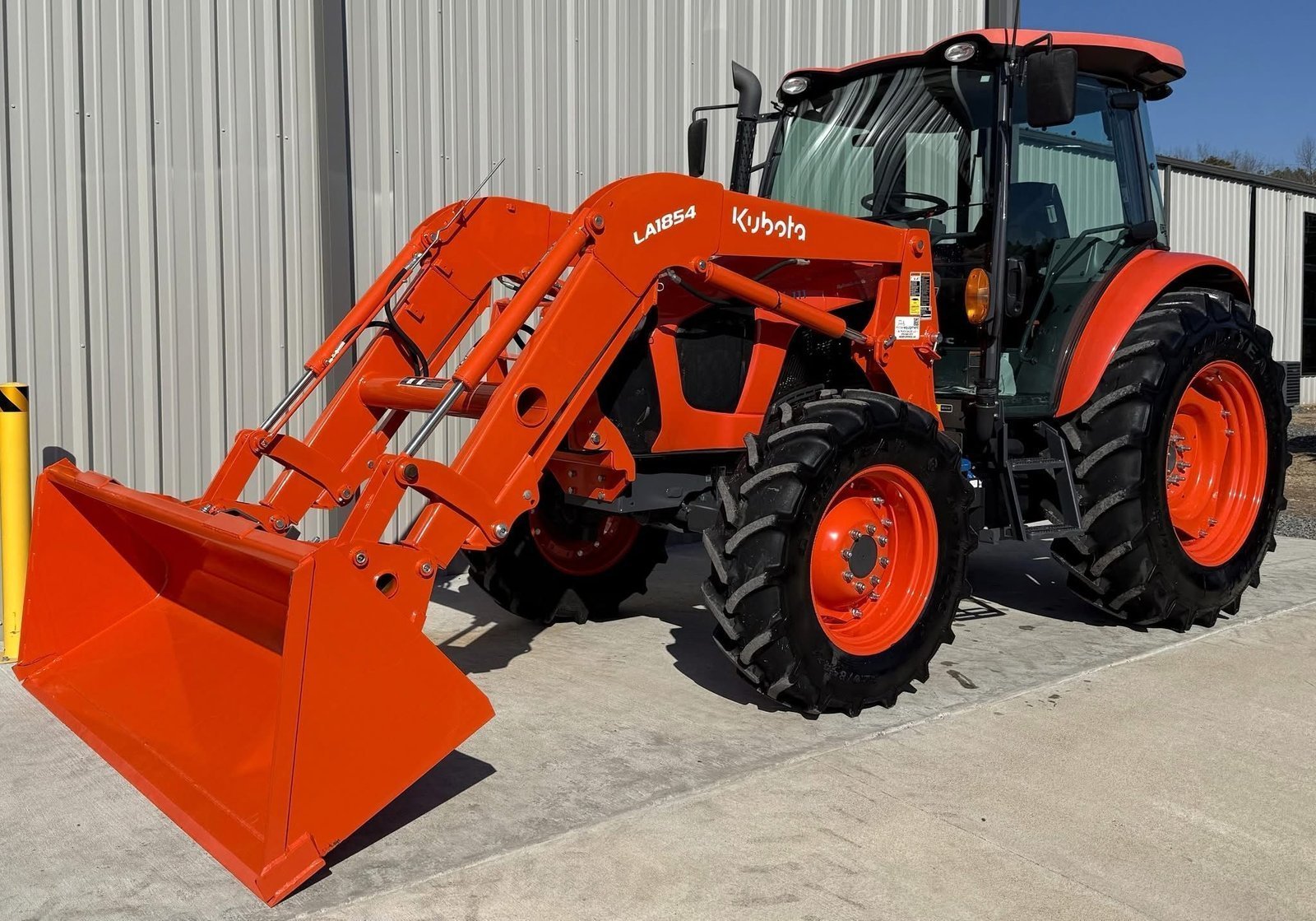 2021 Kubota TRACTOR M5-111 With Quick Attach Loader 4x4 111 HP