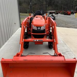 2020 Kubota L3301 211 Hours! 4x4 33 HP - Image 3
