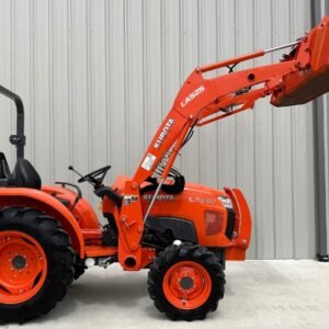 2020 Kubota L3301 211 Hours! 4x4 33 HP - Image 6
