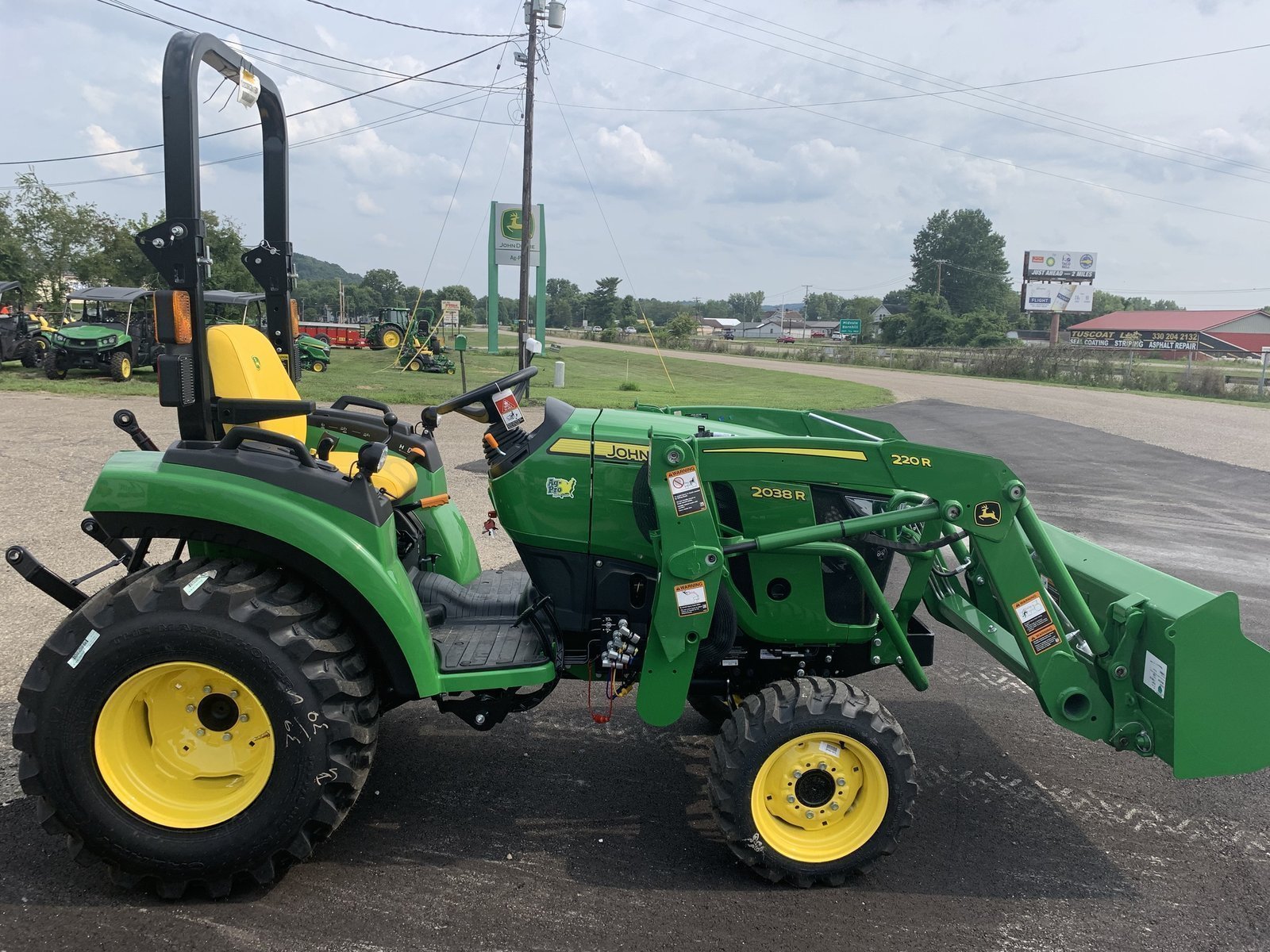 John Deere 2 Series (Compact Utility Tractors) 2032R