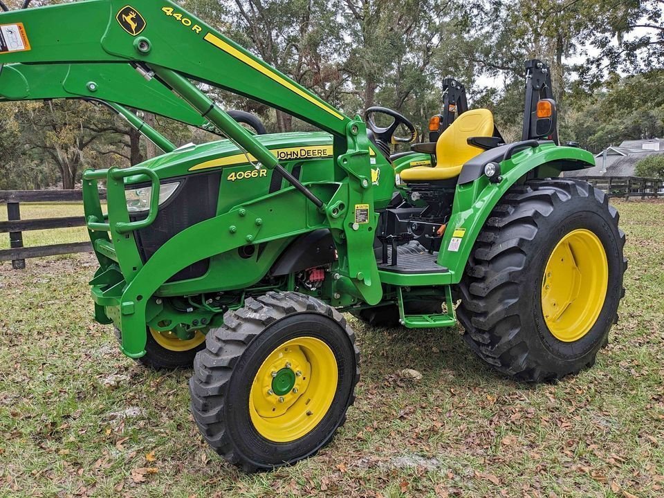John Deere 4 Series (Large Compact Utility Tractors) 4066R