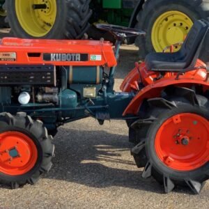 Kubota B700
