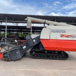 Kubota Combine Harvester (DC-105X) - Image 3