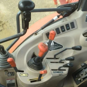 Kubota M8540 Tractor - Image 4