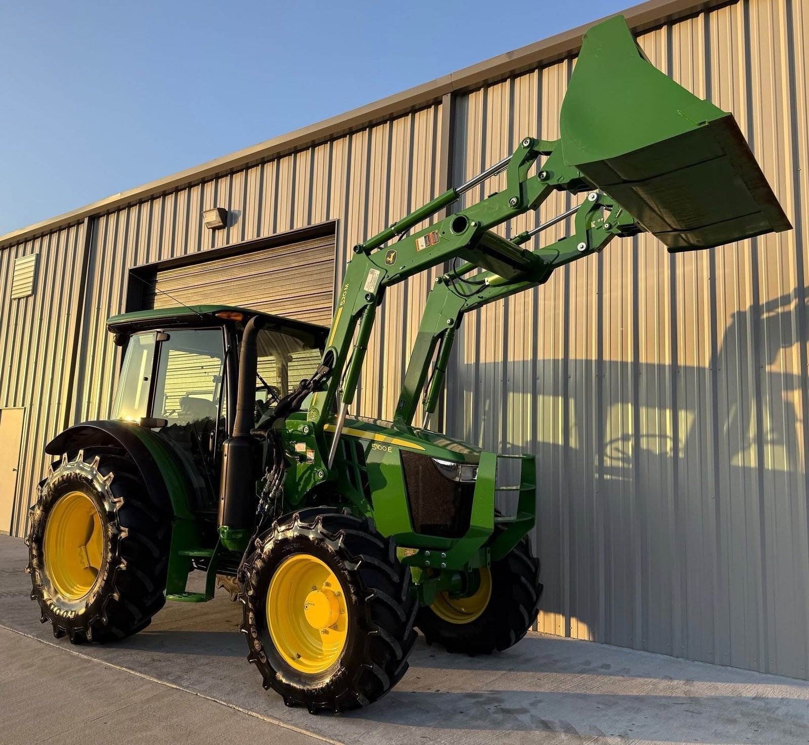 2022 John Deere 5100E  tractor  4x4 100 HP