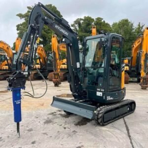 New Hyundai HX25AZ Mini Excavator and the Daemo E30 Rock Breaker