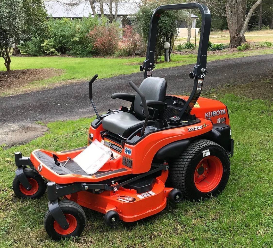 Kubota ZG222 Lawn Mower